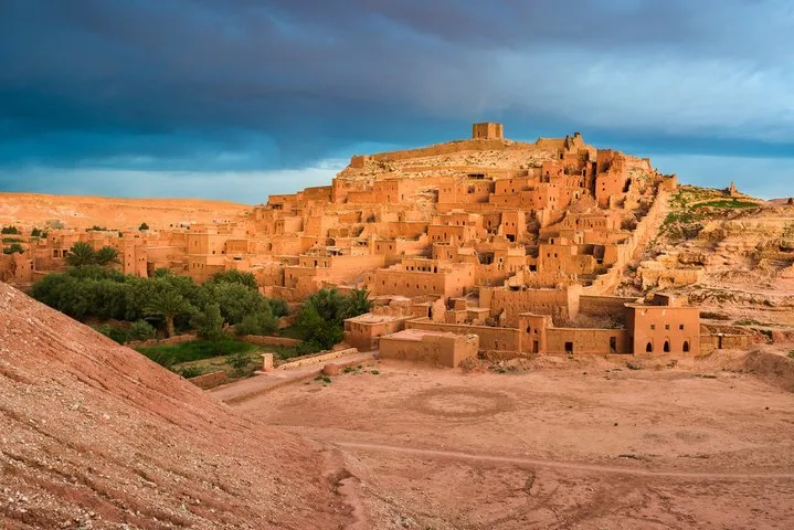 Discover the Ksar of Ait Ben Haddou, a striking fortified village made of clay and mud, offering a glimpse into Morocco’s rich history and cinematic beauty.